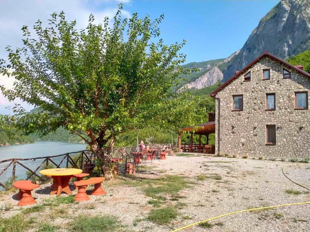 Guest House Aprripe Guri Fierza Экстерьер фото