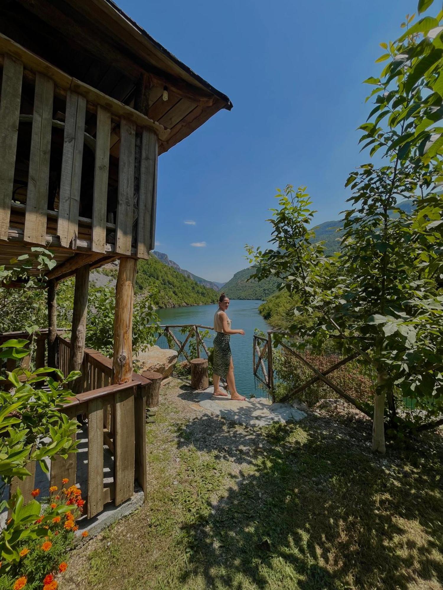 Guest House Aprripe Guri Fierza Экстерьер фото